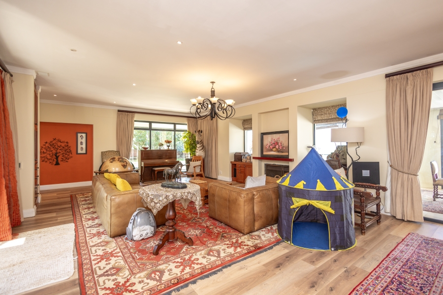 7 Bedroom Property for Sale in Welgedacht Western Cape